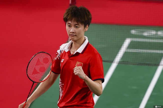 他巧妙地运 他巧妙地运