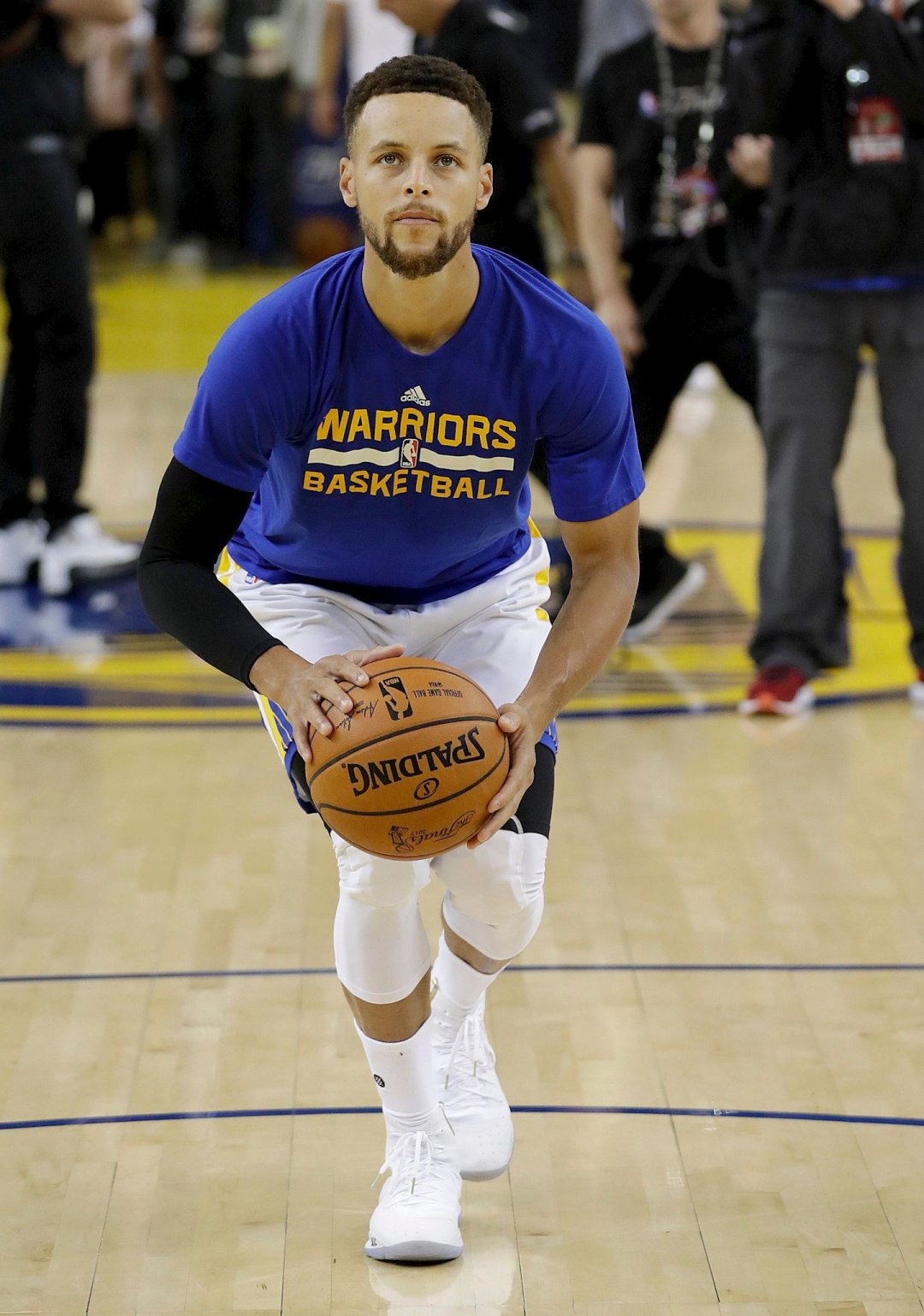 库里则在1 库里则在1