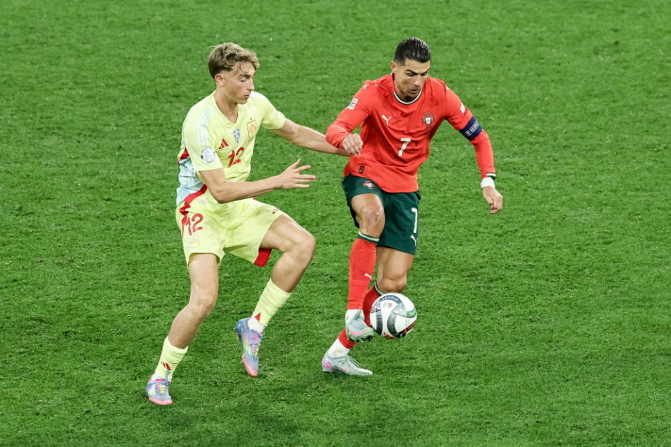 更是对法国 更是对法国